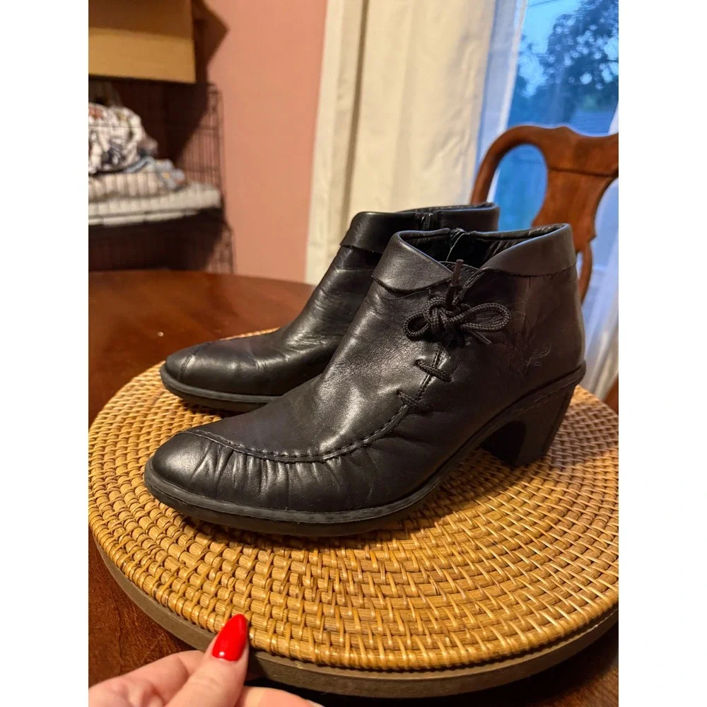 Rieker Antistress Black Leather Moc Toe Ankle Boots Side Zip Block Heel Size 41